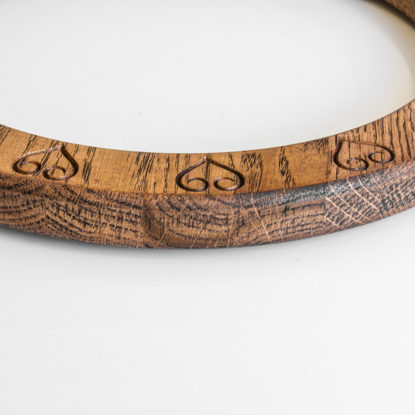 Круглая фоторамка с башкирским символом "Гостеприимство", дуб.